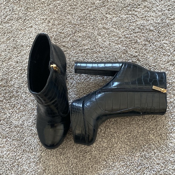 Alligator print black heels boots in great condition - Picture 3 of 5